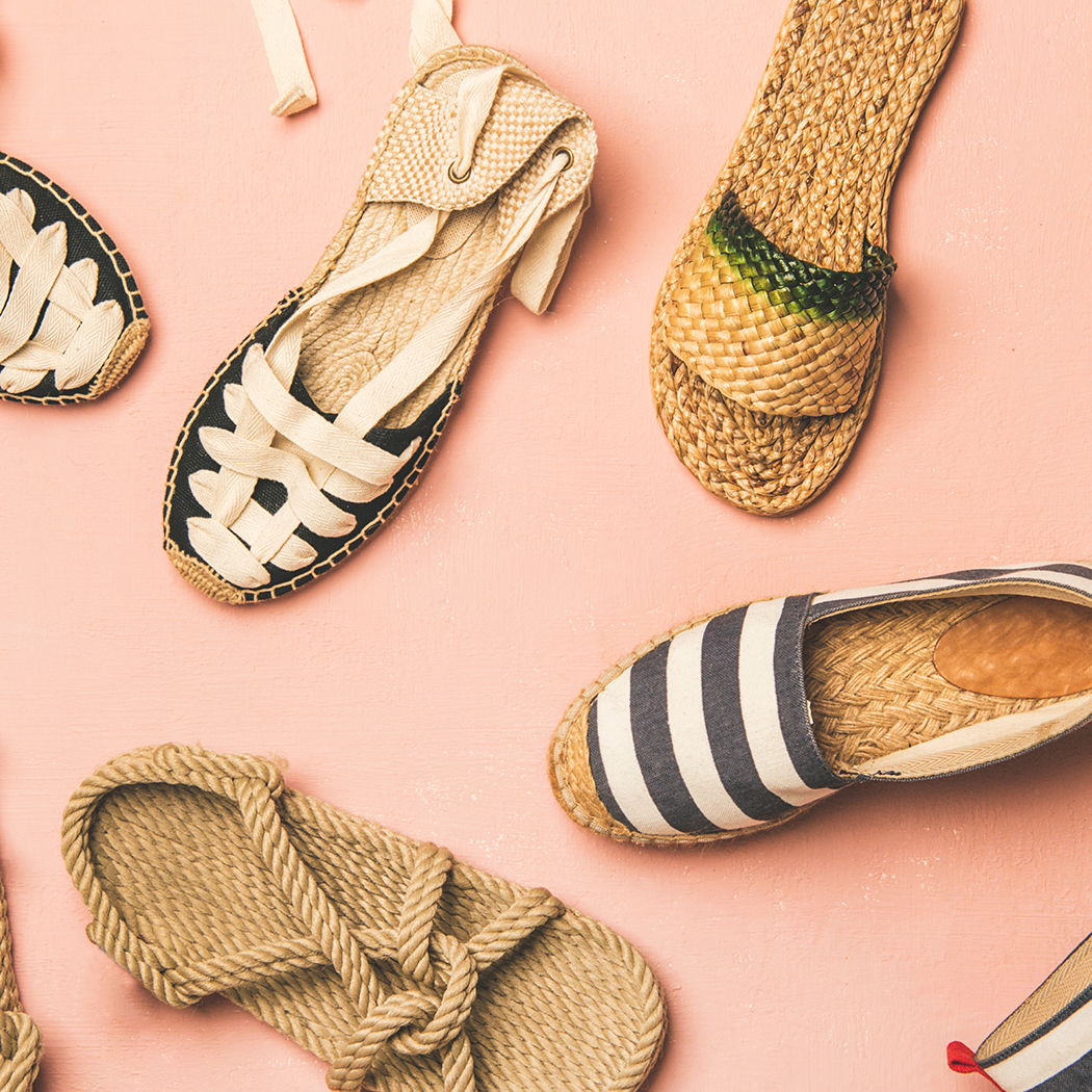 Te buty? Hit lata. Warto je mieć i nosić na co dzień. Pokazujemy, jak to robić na 3 przykładach